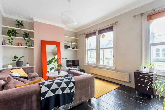 3 Bedroom Flat To Rent In Plato Road, London, SW2