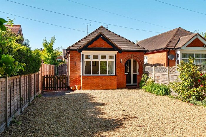 3 Bedroom Bungalow For Sale In London Road, Wokingham, Berkshire, RG40