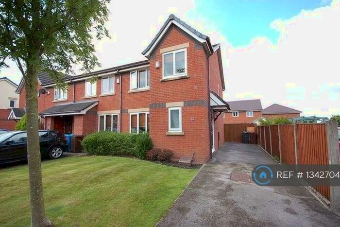 3 Bedroom Semi-Detached House To Rent In Moorhead Gardens, Warton, Preston, PR4