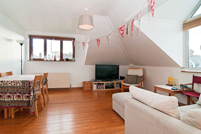2 Bedroom Flat To Rent In Tierney Road, London, SW2