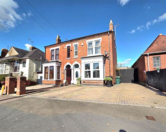 4 Bedroom Semi-Detached House For Sale In Tuffley Avenue, Gloucester, GL1