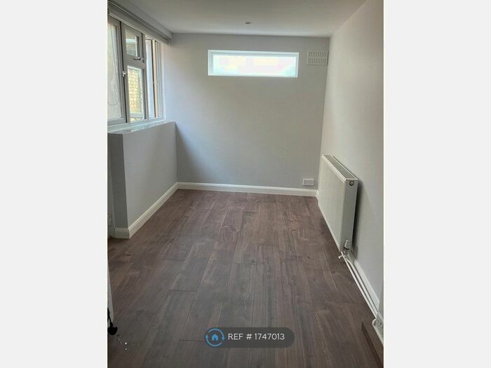 1 Bedroom Flat To Rent In Ground Floor, Isleworth, TW7