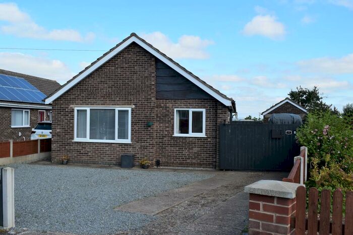 3 Bedroom Detached Bungalow For Sale In Walnut Drive, Scawby, DN20