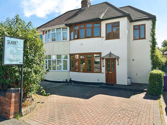 3 Bedroom Semi Detached House For Sale In Lynton Avenue, Claregate, Wolverhampton, WV6