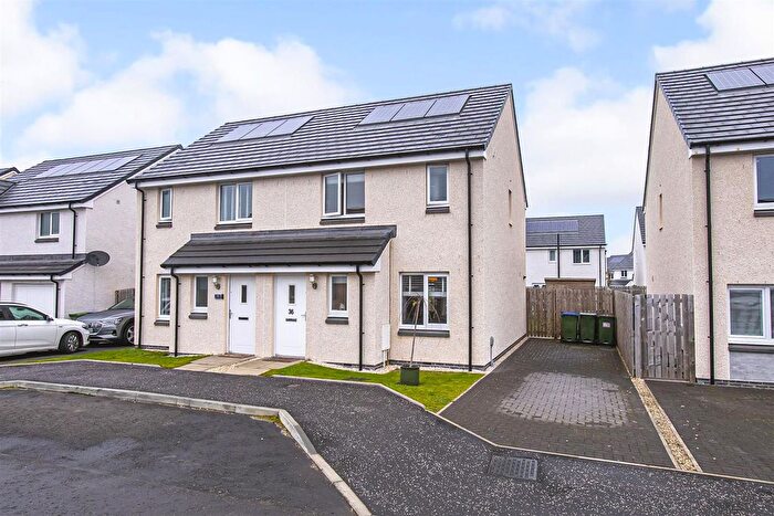 3 Bedroom Semi-detached House For Sale In Drumeuther Way, Kinross, KY13