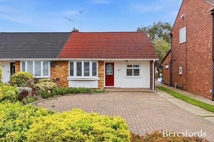 2 Bedroom Bungalow For Sale In Woodland Avenue, Hutton, CM13