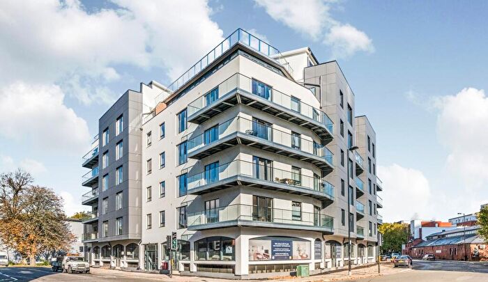 2 Bedroom Apartment To Rent In Royal Crescent Apartments, Royal Crescent Road, SO14