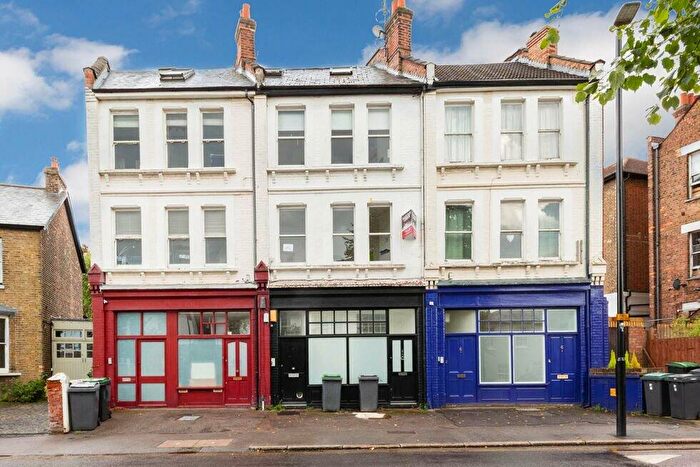 3 Bedroom Flat To Rent In Pages Lane, Muswell Hill, N10