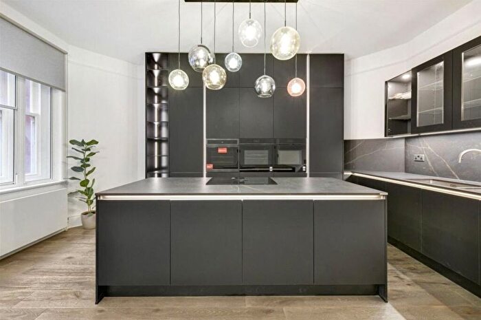 4 Bedroom Flat To Rent In Westminster Palace Gardens, Pimlico And Westminster, SW1P