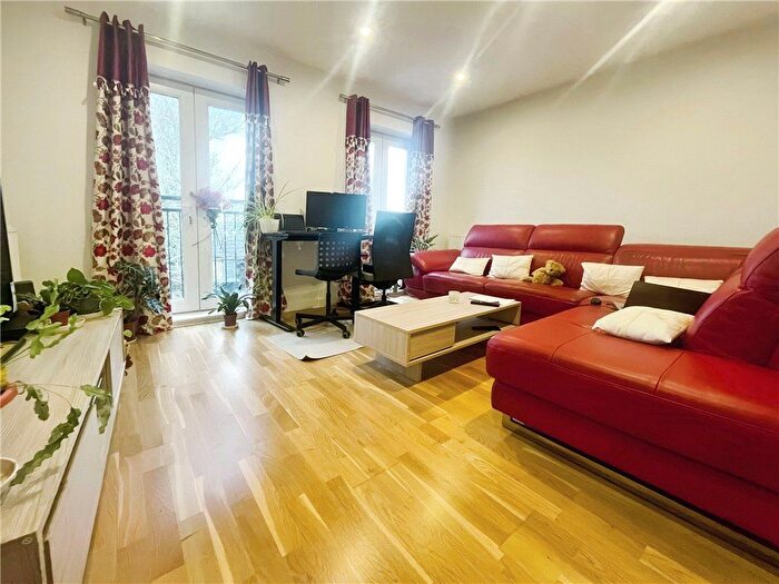4 Bedroom Terraced House To Rent In Chester Road, Hounslow, TW4