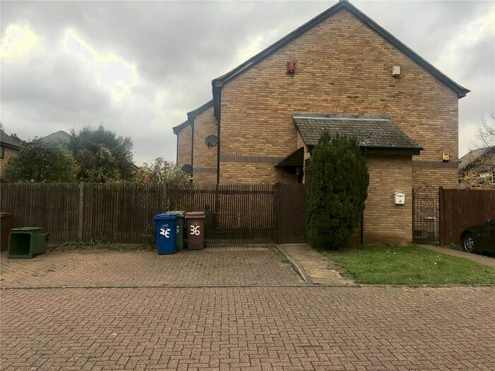 1 Bedroom End Of Terrace House To Rent In Hull Close, London, SE16