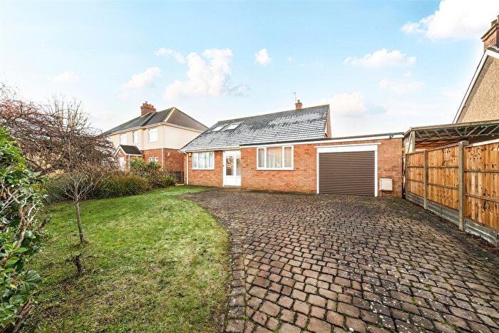 4 Bedroom Chalet For Sale In Cotton End Road, Wilstead, MK45