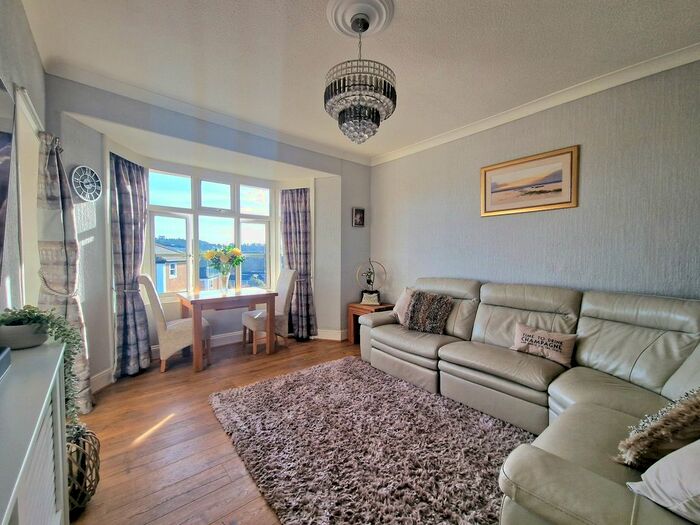2 Bedroom Flat For Sale In Babbacombe, Torquay, TQ1