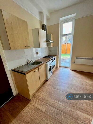 1 Bedroom Flat To Rent In Studio Garden, Ilford, IG1