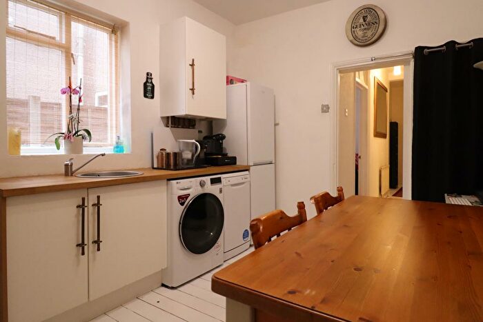 1 Bedroom Flat For Sale In High Street, Shoeburyness, SS3
