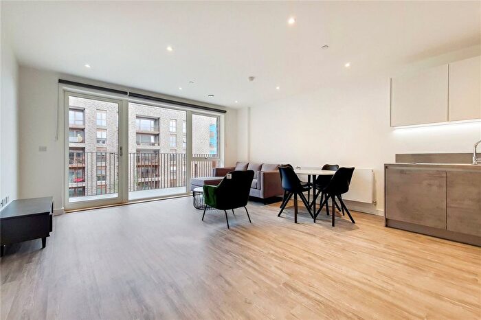 2 Bedroom Flat To Rent In Fresh Wharf Road, Barking, IG11