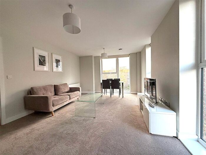 2 Bedroom Flat To Rent In Bridgewater Gate, Woden Street, Salford, Greater Manchester, M5