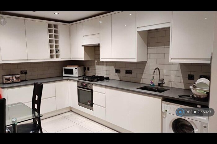 2 Bedroom Flat To Rent In West Ham Lane, London, E15