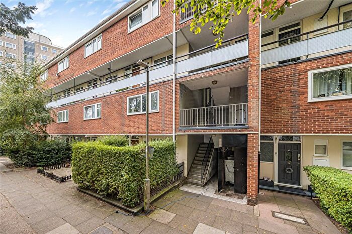 3 Bedroom Flat For Sale In Buriton House, Wanborough Drive, Putney, SW15