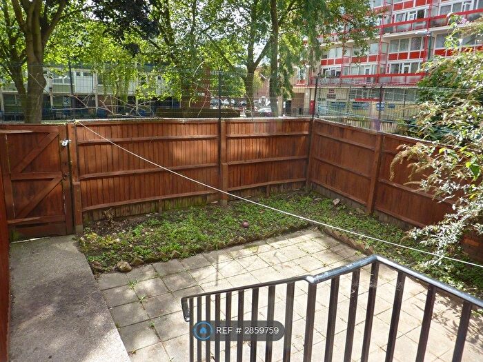 3 Bedroom Maisonette To Rent In Earlsferry Way, London, N1