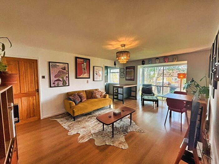 2 Bedroom Flat For Sale In Brentwood Court, Lowther Road, Prestwich, Manchester, M25