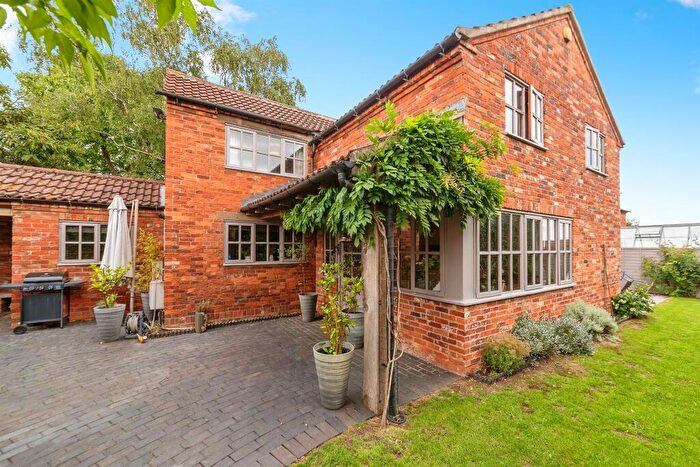4 Bedroom Character Property For Sale In Long Street, Foston, Grantham, NG32