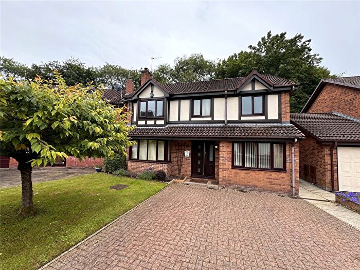 5 Bedroom Detached House To Rent In The Green, Rochdale, Greater Manchester, OL11