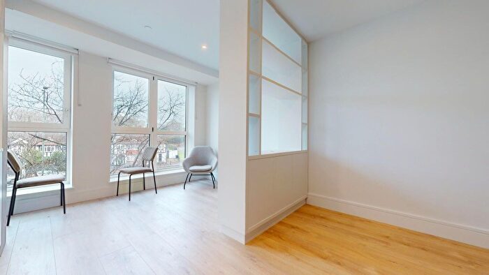 Studio To Rent In Beverley Way, New Malden, SW20