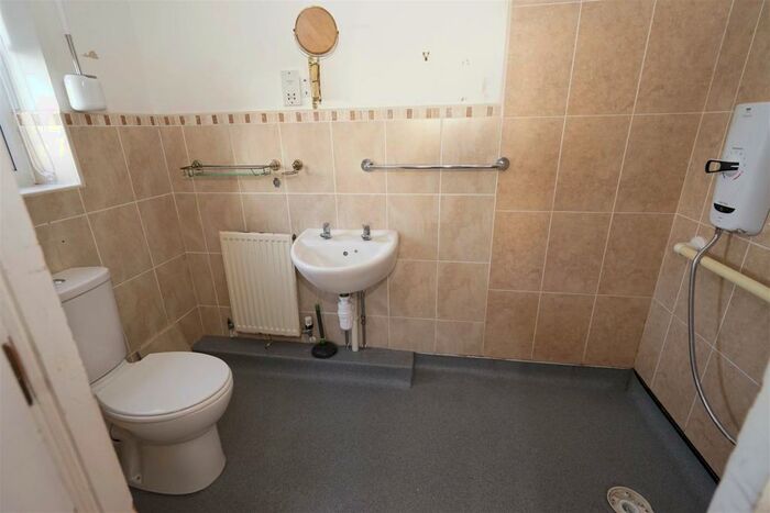 4 Bedroom Detached House For Sale In Waterford Close, Heath Charnock, Chorley, PR6