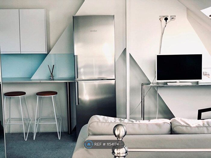 1 Bedroom Flat To Rent In Pavilion Terrace, London, W12