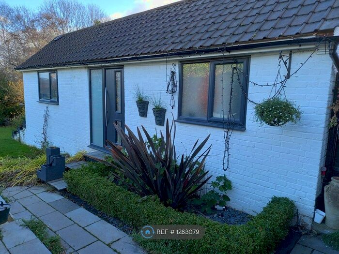 Studio To Rent In Exford Road, London SE12