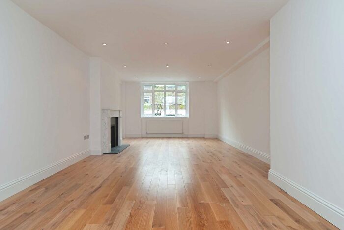 3 Bedroom Flat To Rent In St James Close, Prince Albert Road, St John's Wood, London, NW8