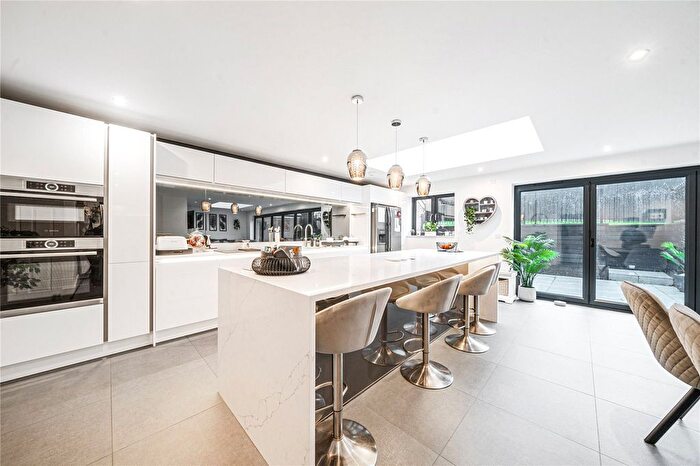 5 Bedroom Detached House For Sale In Connaught Way, Alton, Hampshire, GU34