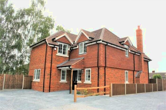 4 Bedroom Detached House To Rent In South Lane, Ash, Aldershot, GU12