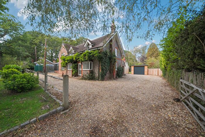 4 Bedroom Detached House For Sale In Hogwood Road, Ifold, RH14