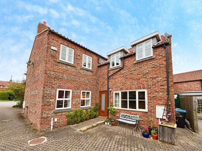 2 Bedroom Property For Sale In The Cobbles, Whixley, York, YO26