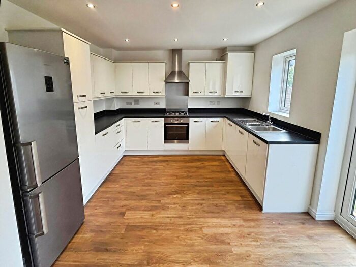 4 Bedroom Town House To Rent In Admiral Way, Exeter, EX2