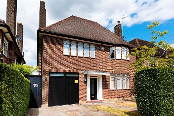 5 Bedroom Detached House For Sale In Linden Lea, N2
