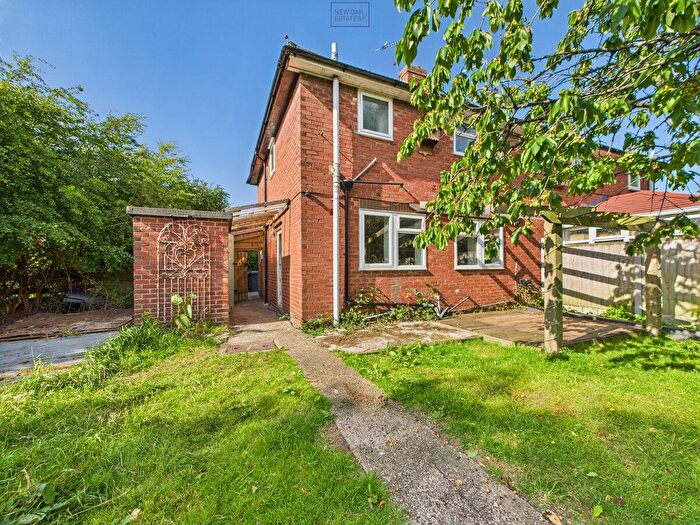 3 Bedroom Semi-detached House To Rent In Clay Cross, S45