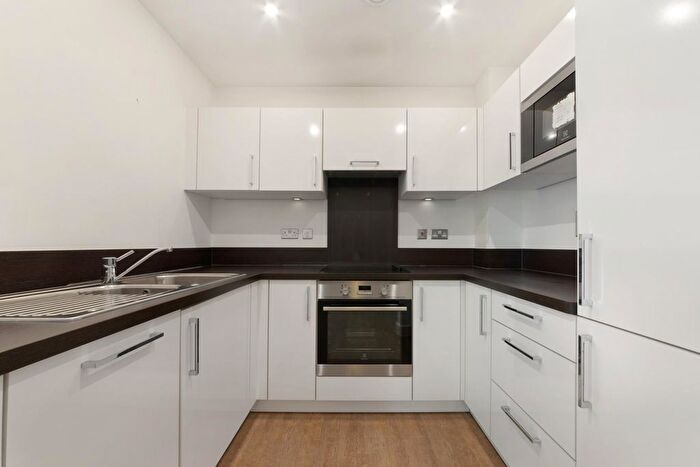 1 Bedroom Flat To Rent In Parkside Court, Waterside Park, London, E16
