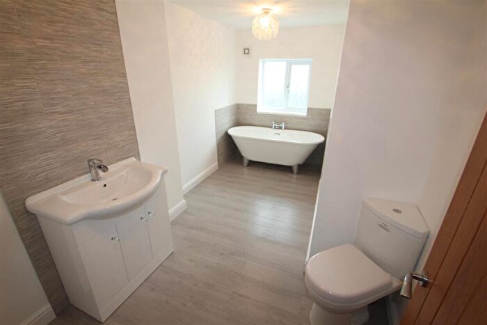 5 Bedroom Detached House To Rent In Great Oak Road, Bignall End, Stoke-on-Trent, ST7