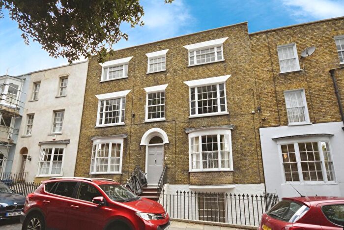 1 Bedroom Flat For Sale In Addington Street, Margate, CT9