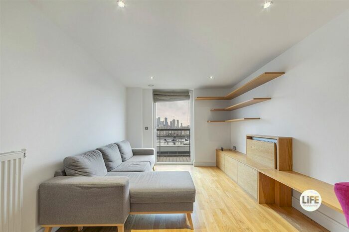 3 Bedroom Flat To Rent In Jubilee Court, Victoria Parade, Greenwich, London, SE10