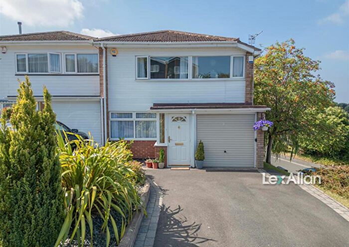3 Bedroom End Of Terrace House For Sale In Doctors Hill, Stourbridge, DY9