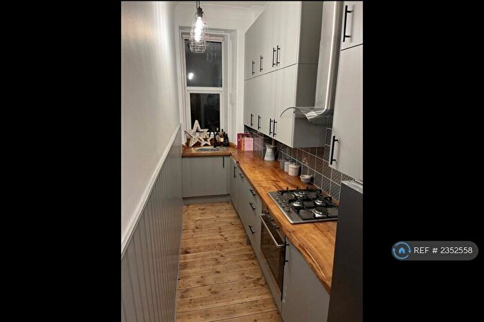 2 Bedroom Flat To Rent In Minard Road, Glasgow, G41