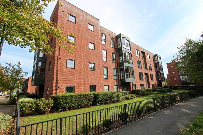 1 Bedroom Flat To Rent In Willougby Avenue, Uxbridge, UB10