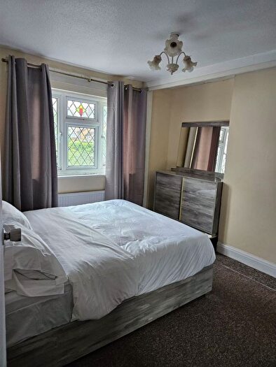 4 Bedroom Property To Rent In Colindeep Lane, London, NW9