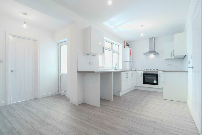 3 Bedroom Terraced House To Rent In Winfield Road, Nuneaton, CV11