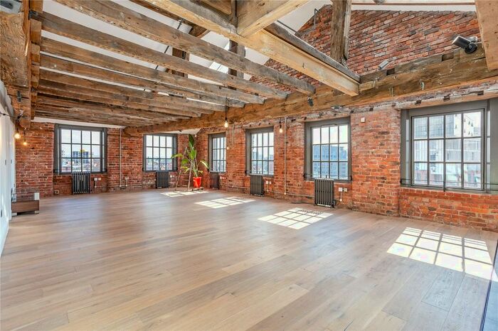 2 Bedroom Flat To Rent In Binns Place, Manchester, M4