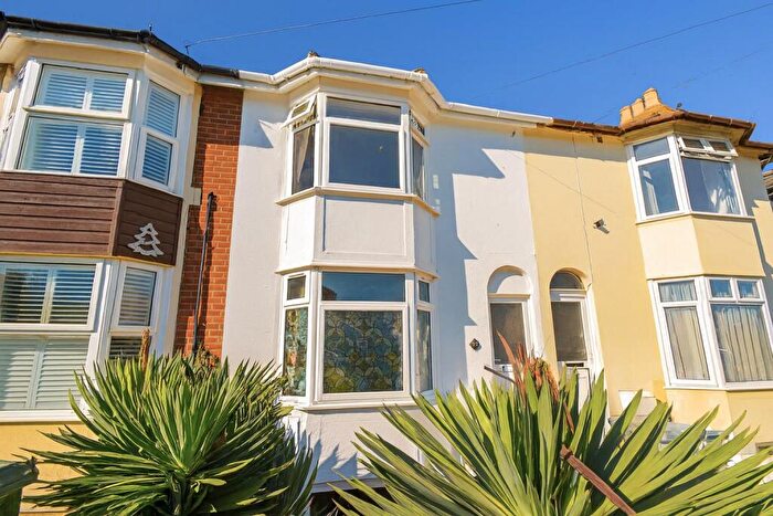 4 Bedroom Terraced House For Sale In Off Road Parking * Lake, PO36